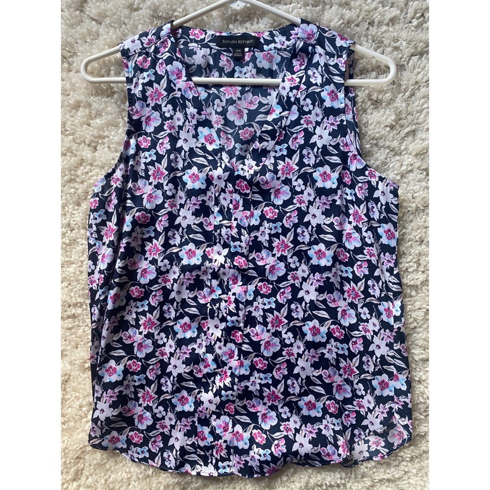 Banana Republic Sleeveless Blouse - XS
